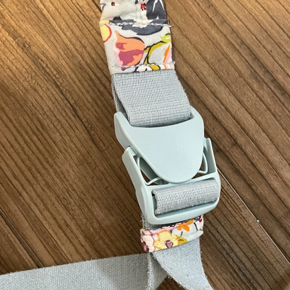 Vera Bradley Floral Sling Bag in Light Blue and Yellow - Picture 8 of 8